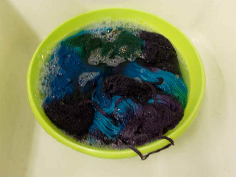 How to hand paint yarn, Kentucky Blue Fiber Co.