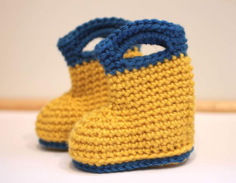 Crochet pattern for baby rain boots