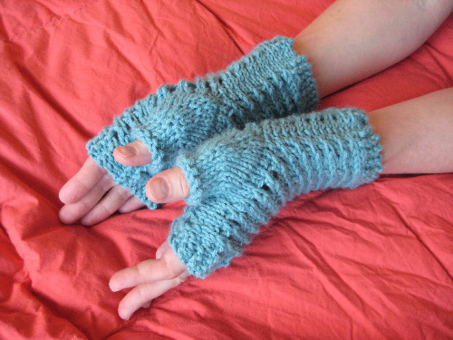 Slip Stitch Mesh Knitted Fingerless Gloves Pattern