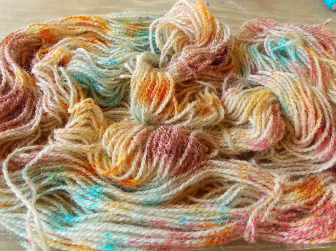 speckle dyeing wool yarn with kool aid powder