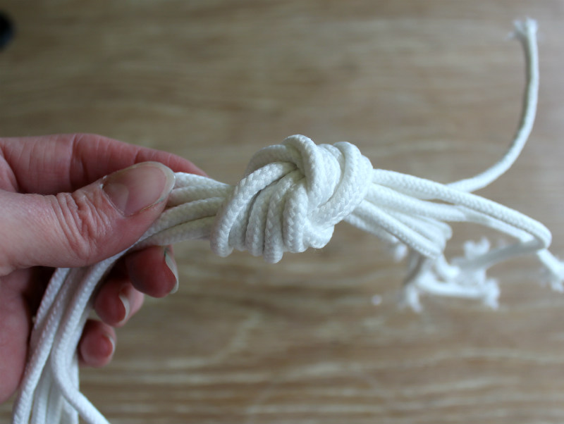DIY Plant Hanger, a FiberArtsy.com tutorial