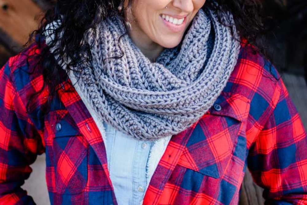 Easy Crochet Infinity Scarf Pattern