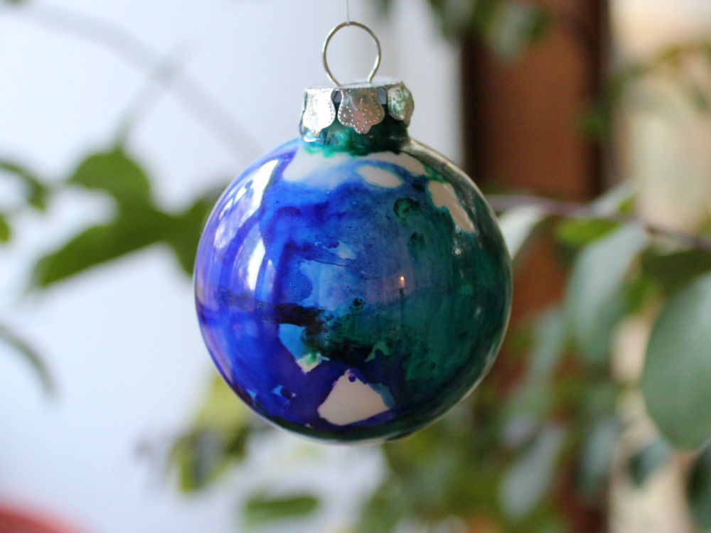 Alcohol Ink Ornaments, a FiberArtsy.com tutorial