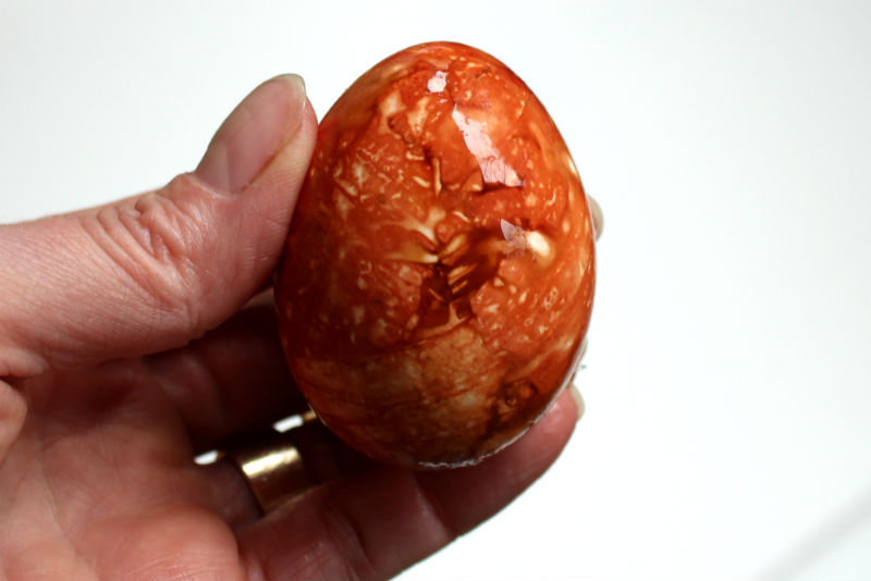 How to Marble Dye Easter Eggs with Onion Skins, a FiberArtsy.com tutorial