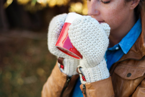 Crochet Mitten Pattern by Make and Do Crew
