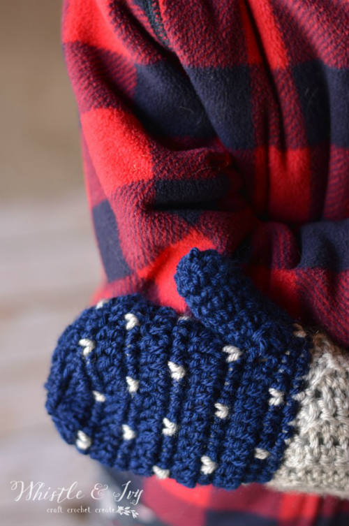 Snowfall Crochet Mittens, Free Pattern for Crochet Gloves