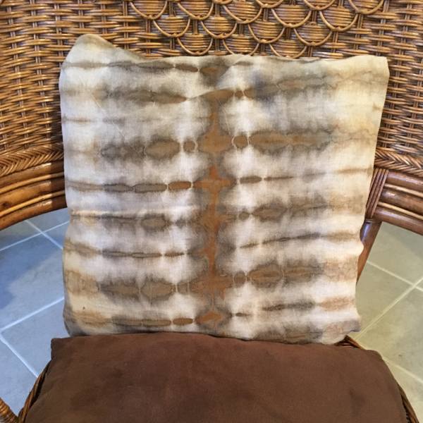 Pillow cover dyed with natural acorns
