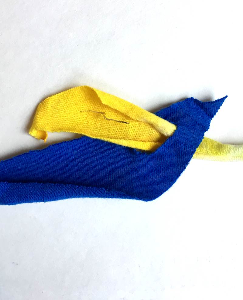 Ends of t shirt yarn to be connected