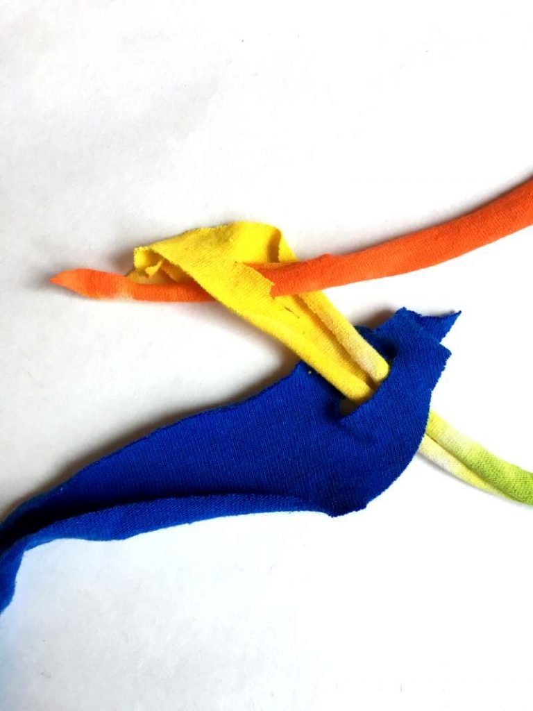 Joining t shirt yarn without sewing